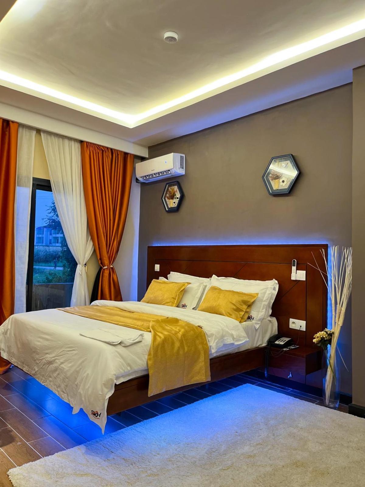Sky Kenako Hotel Kribi Exterior photo