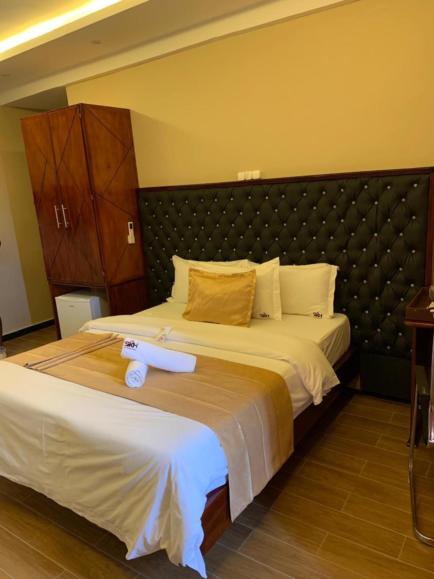 Sky Kenako Hotel Kribi Exterior photo